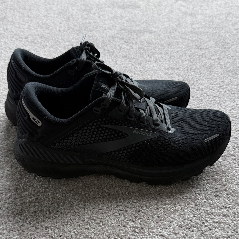 Brooks Women’s Glycerin 22 Black Running Sneakers